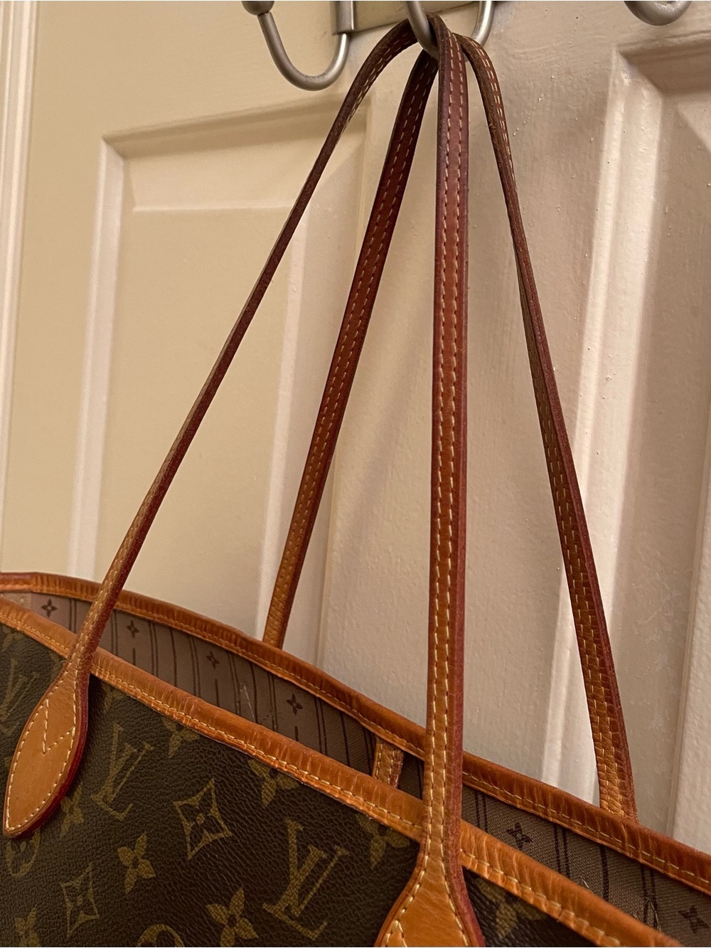 Louis Vuitton Monogram Neverfull MM Canvas Tote With Leather Trim and Dust Bag - Picture 6 of 16